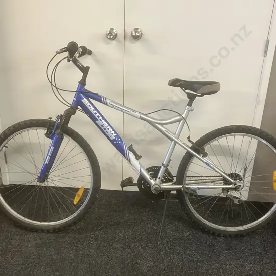 Southern Star Apogee 2.0 Blue & White Bike