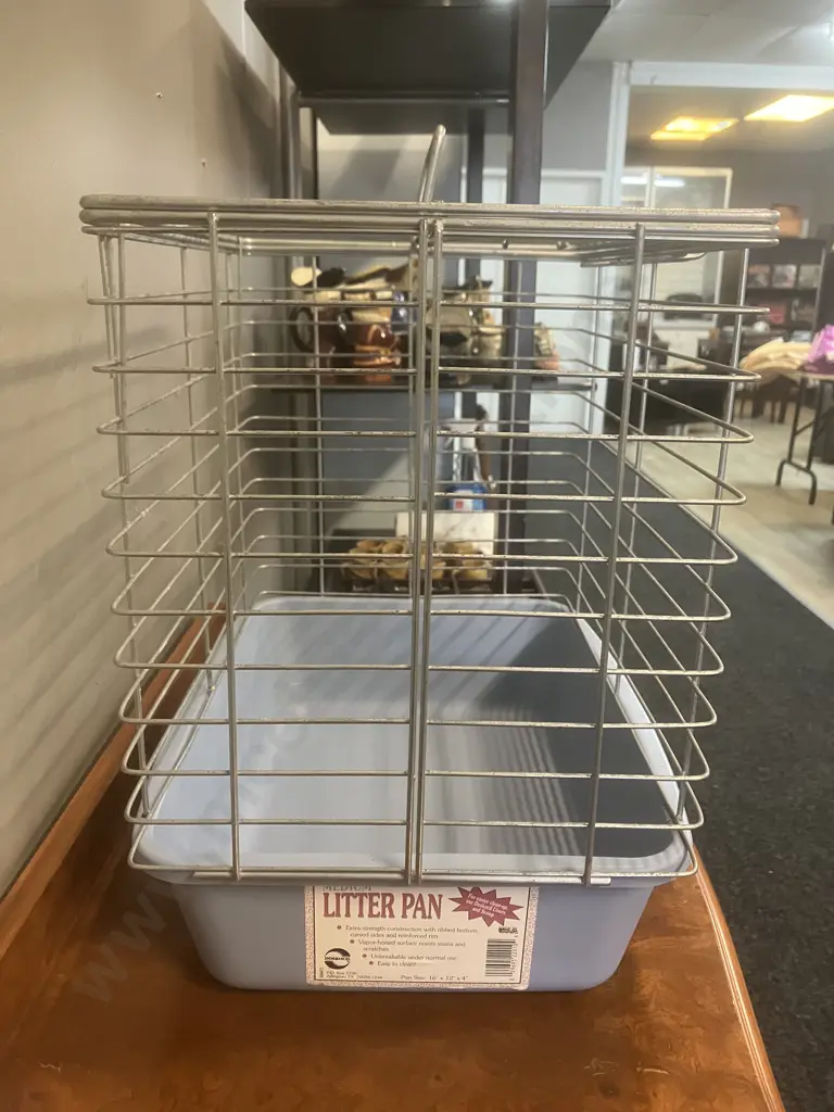 Carry Cage With Medium Litter Pan Image 1++