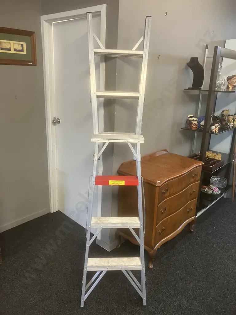 Ulrich Aluminum CS04 Ladder. 1.2 - 2.1m Image 1++