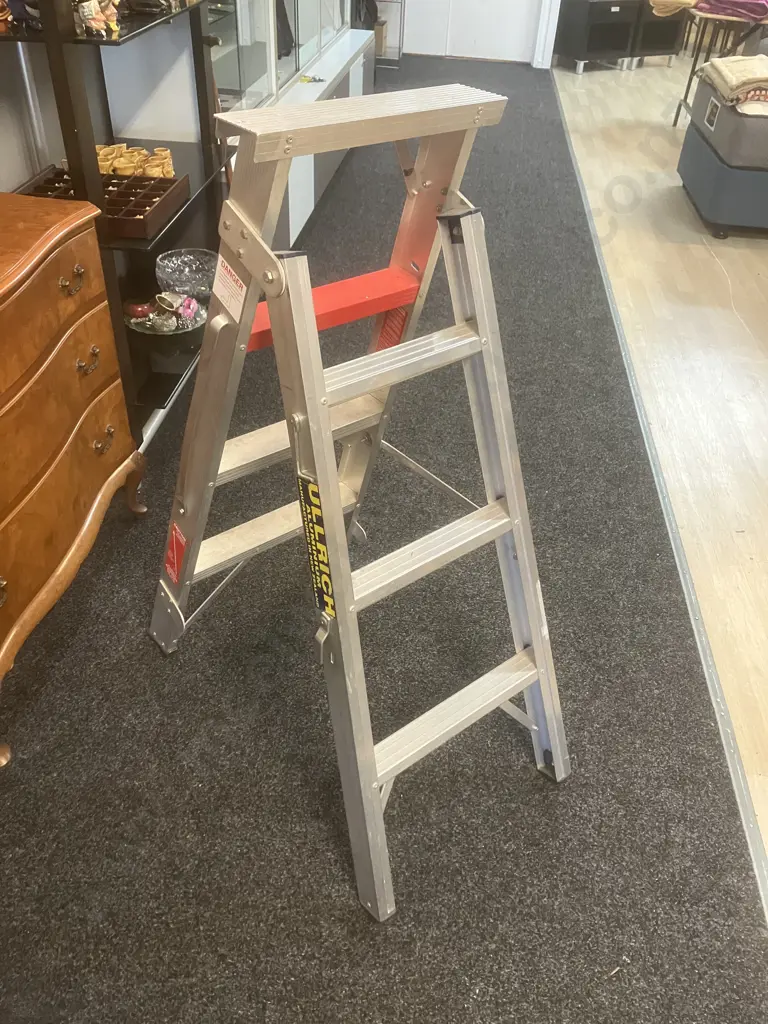 Ulrich Aluminum CS04 Ladder. 1.2 - 2.1m Image 1++