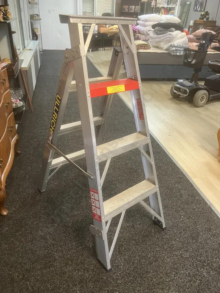 Ulrich Aluminum CS04 Ladder. 1.2 - 2.1m Image 1++