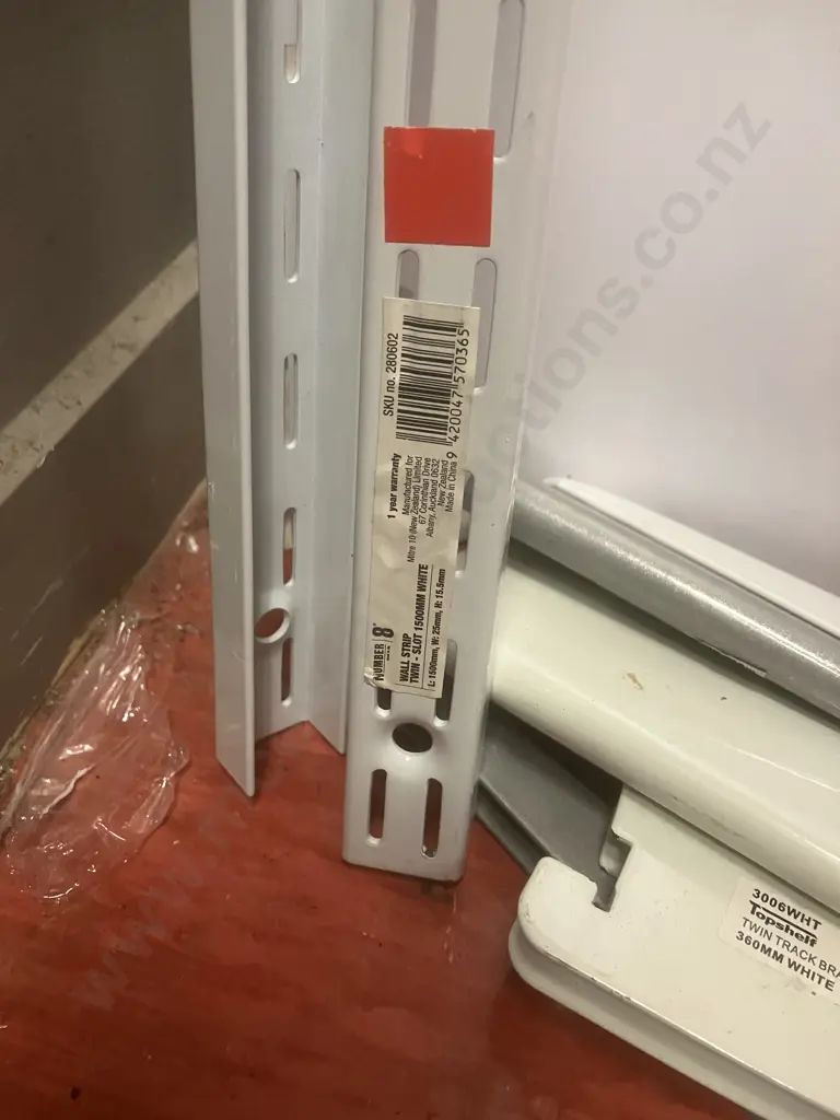Number 8 Wall Mount Shelf With Brackets & Shelves Image 1++