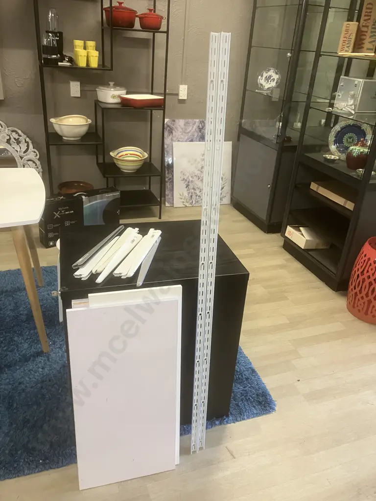 Number 8 Wall Mount Shelf With Brackets & Shelves Image 1++