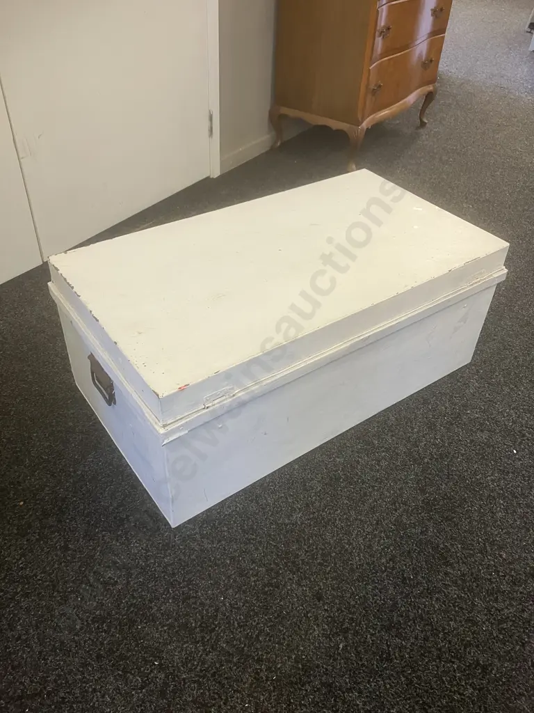Metal Shipping Trunk Painted White With Vintage Shipping Label. H35 W88 D50cm Image 1++