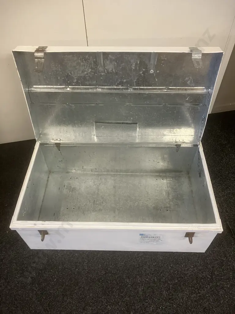 Metal Shipping Trunk Painted White With Vintage Shipping Label. H35 W88 D50cm Image 1++