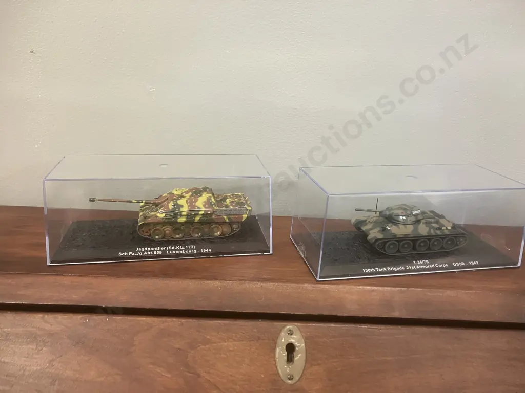 Model Tanks -34/76 130th Tank Brigade 21st Arm. Corps USSR-1942 & Jagdpanther (Sd.Kfz.173) Sch Pz.Jg.Abt.559 Lux-1944 Image 1++