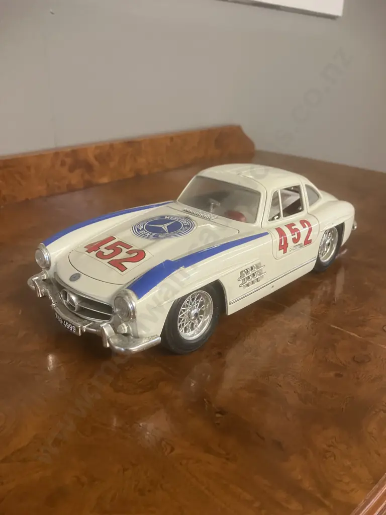 Bburago Mercedes-Benz 300 SL (1954) 1:18 Diecast Model Made In Italy Image 1++