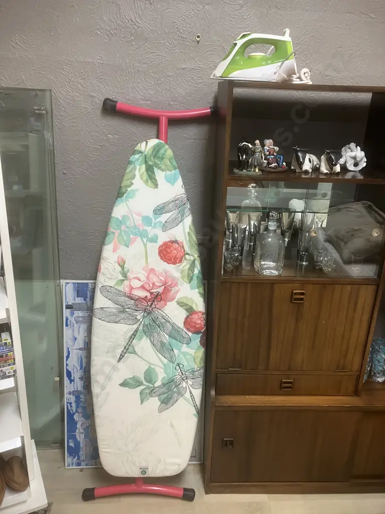 Sunbeam Pro Steam Iron With Pink Framed Ironing Board Image 1++