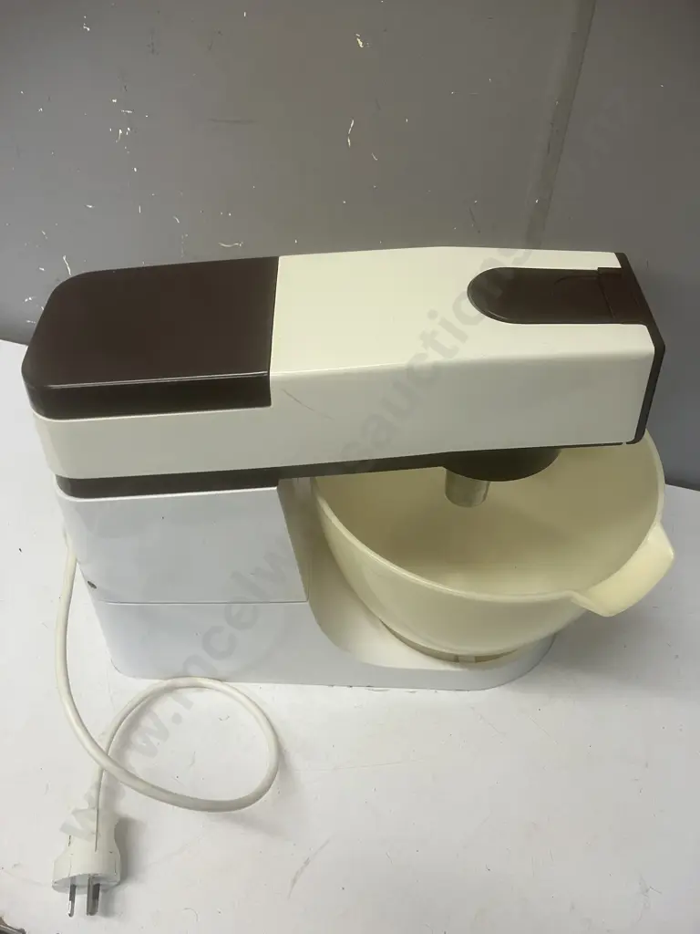 Retro Kenwood Chef Image 1++