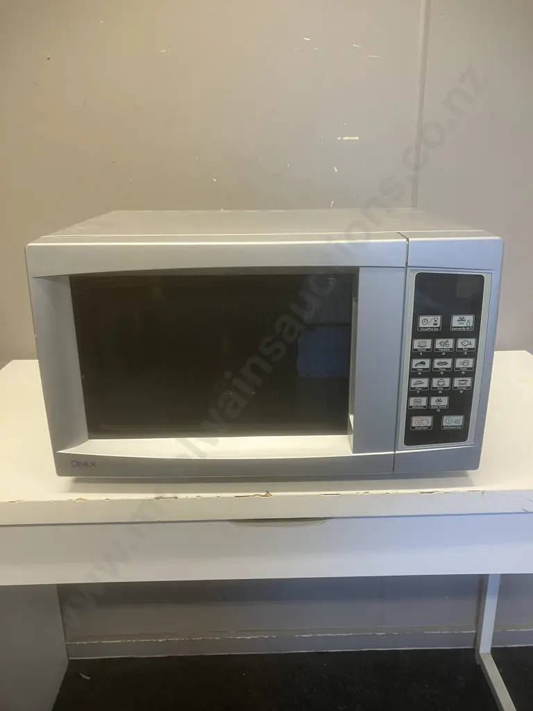 Onix 23 Litre Digital Microwave Oven EM823ACl Image 1++