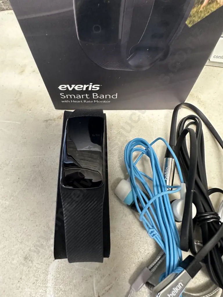 Apple Magic Keyboard A1314, Everis Smart Band E4004 Etc Image 1++