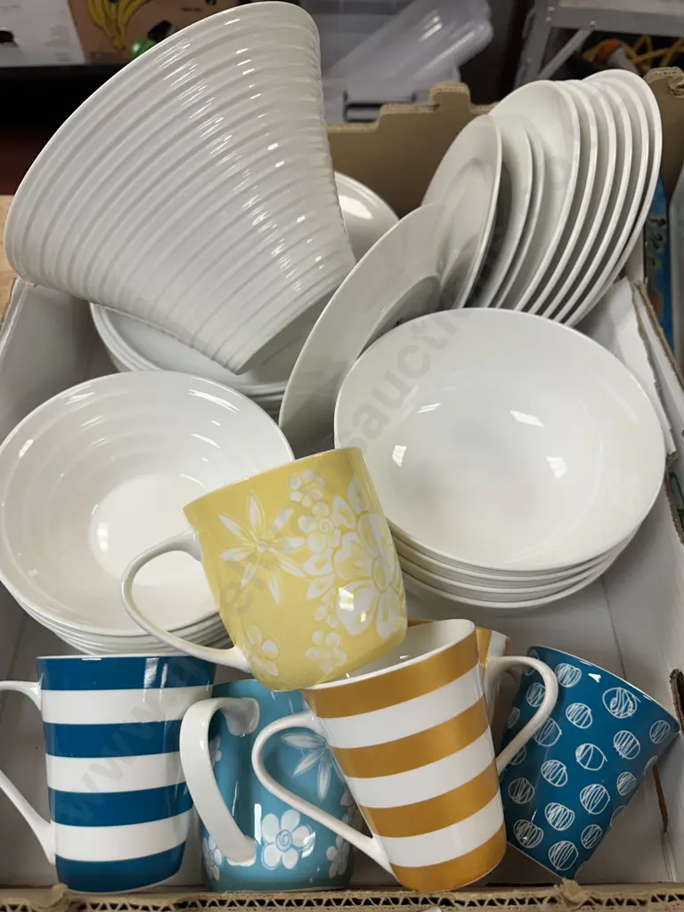 Assorted Crockery Items Including Maxwell Willams Etc Image 1++