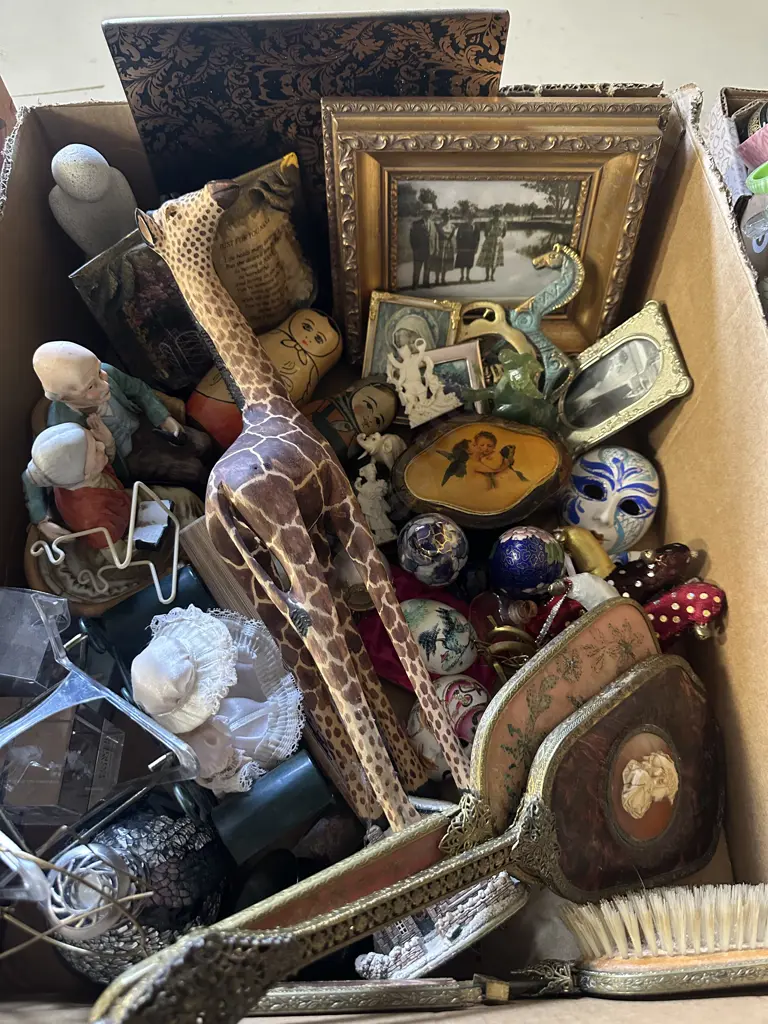 Box Lot Of Vintage Items Including Frames, Giraffe Etc Image 1++