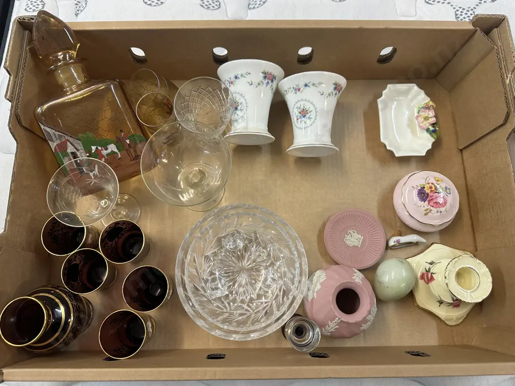 Box Lot China & Glass Items Image 1++