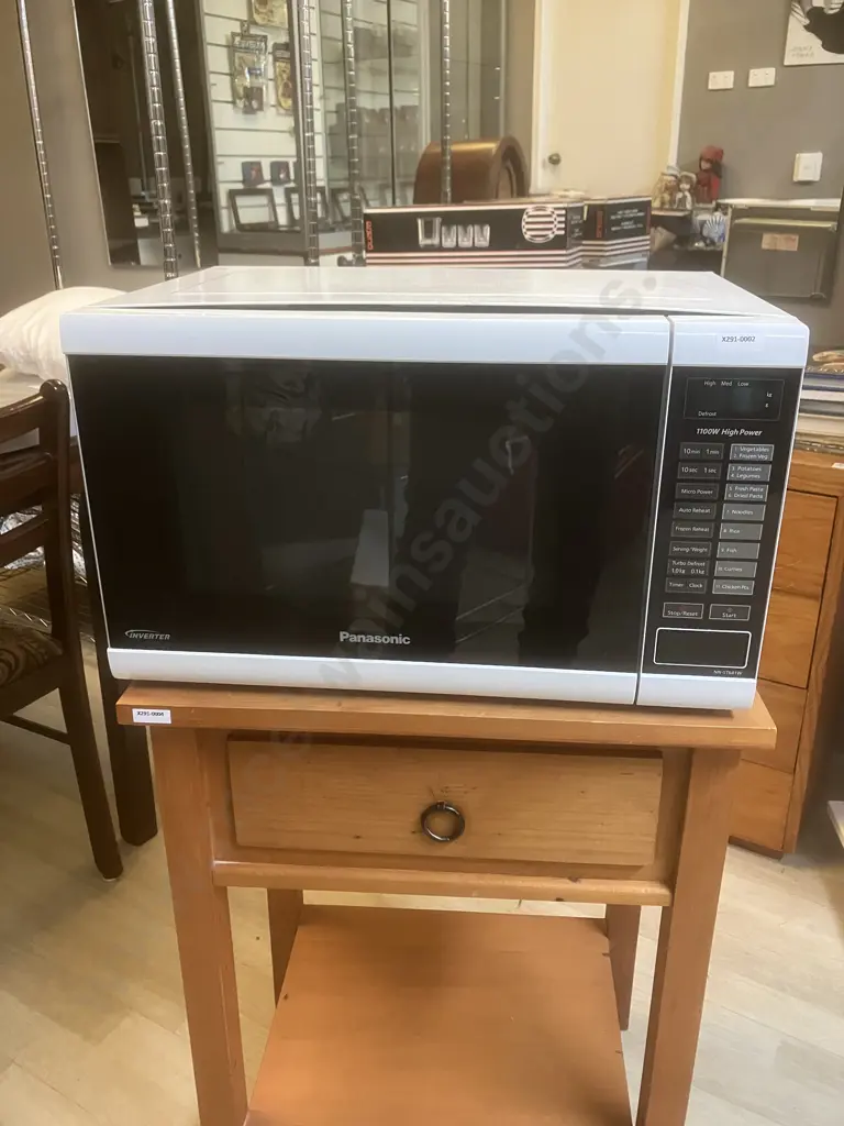 Panasonic Microwave Oven NN-ST641W Image 1++