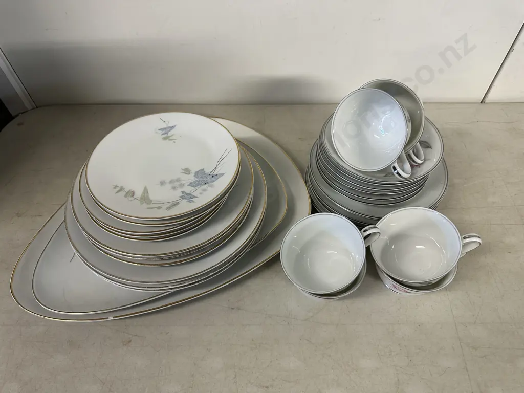 Hutschenreuther Dinnerware With Noritake Trios Image 1++