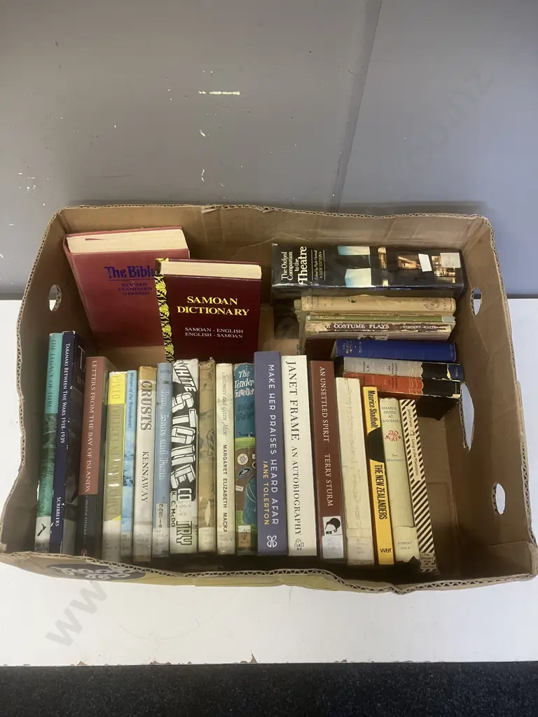Box lot Books - Historical New Zealand, Theatre Etc Image 1++