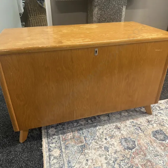 Vintage Light Oak Glory Box With Tray H56 W90 D46cm. (Lid Needs Reattaching To Hinges)