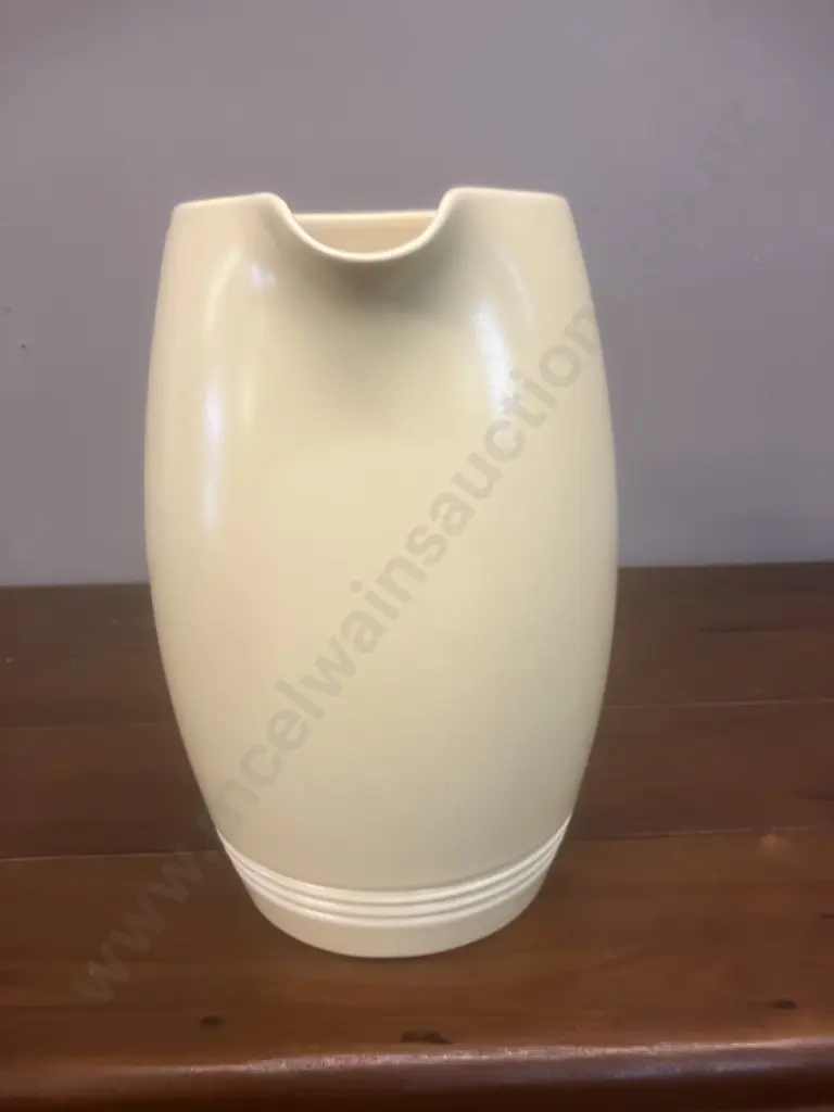 A Wedgwood Straw Yellow Large Jug Designed by Keith Murray, c1930's. H21cm Image 1++
