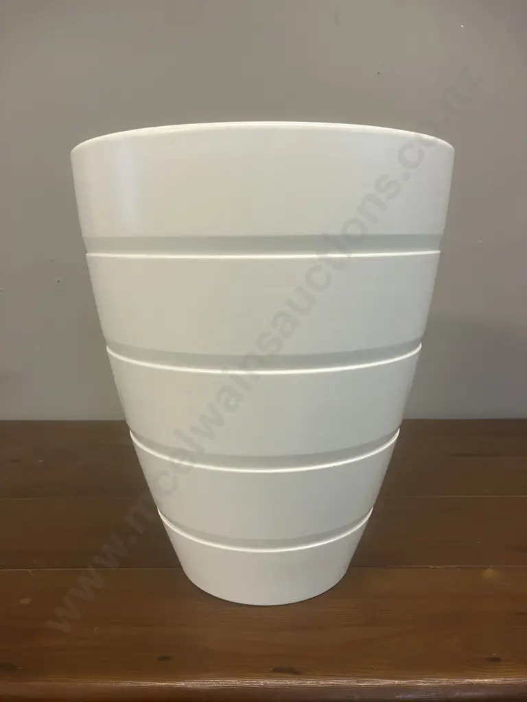 A Wedgwood Tall Vase with 4 Lathe Turned Bands Designed by Keith Murray, Matt White Glaze, c1930's. H23.5cm Image 1++