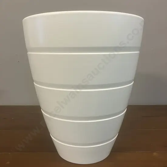 A Wedgwood Tall Vase with 4 Lathe Turned Bands Designed by Keith Murray, Matt White Glaze, c1930's. H23.5cm