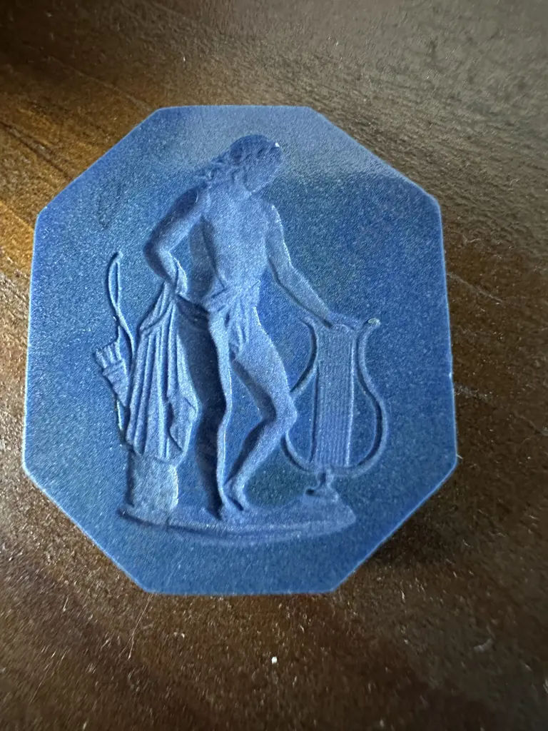 Rare Wedgwood Octagonal Plaque in Blue Jasper Dip Low White Relief  - Late 18th. Century. 2.5 x 2cm Image 1++