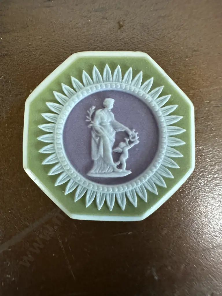 Rare Wedgwood Tricolour Hexagonal Small Plaque - Late 18th. Century. 2.5cm Image 1++