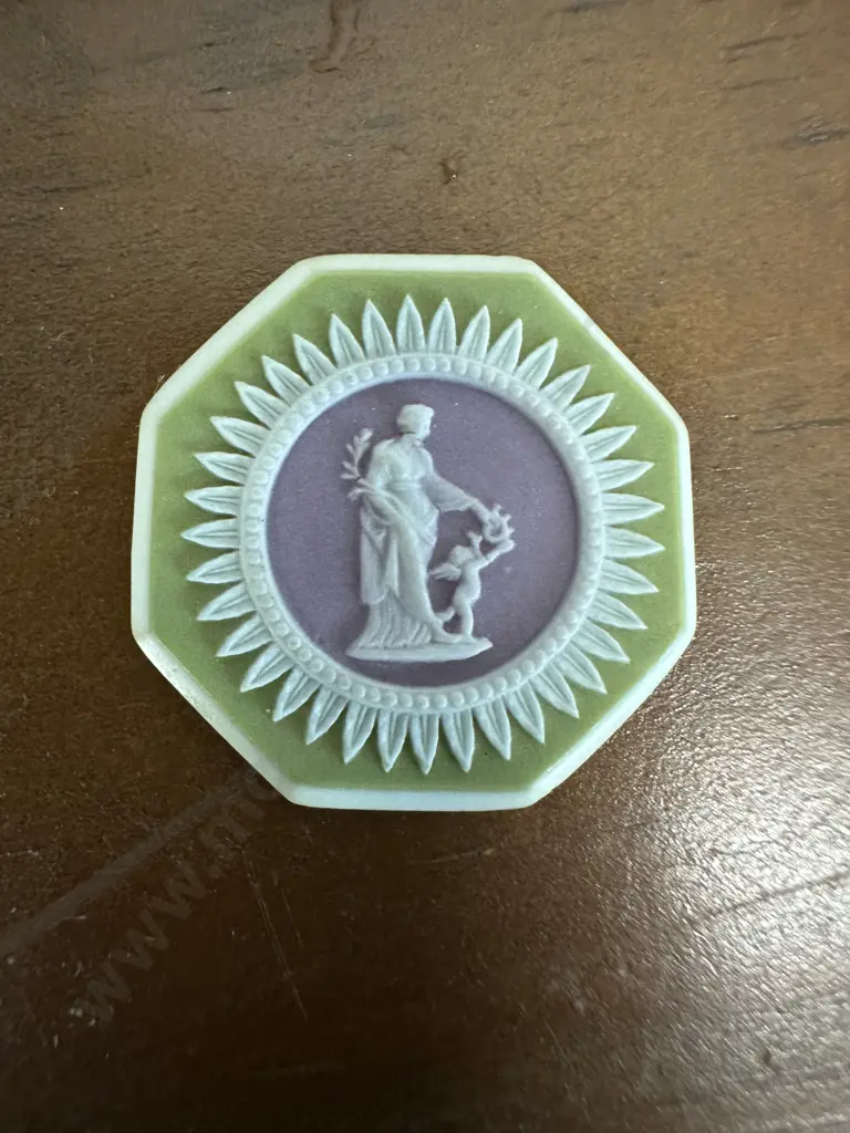 Rare Wedgwood Tricolour Hexagonal Small Plaque - Late 18th. Century. 2.5cm Image 1++