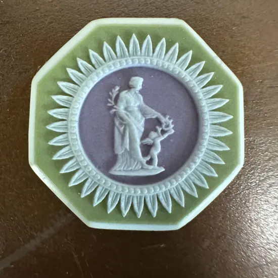 Rare Wedgwood Tricolour Hexagonal Small Plaque - Late 18th. Century. 2.5cm