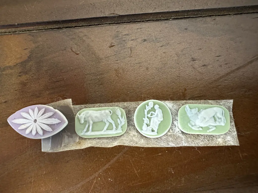 Wedgwood Panels x 4 - Lilac & White Oval Patera, Green & White Panels - Late 18th. Century. Image 1++