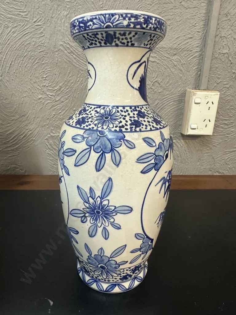 Mid Century Decorative Ceramic Vase Stamped Taiwan R.O.C. On Base H29cm. Image 1++