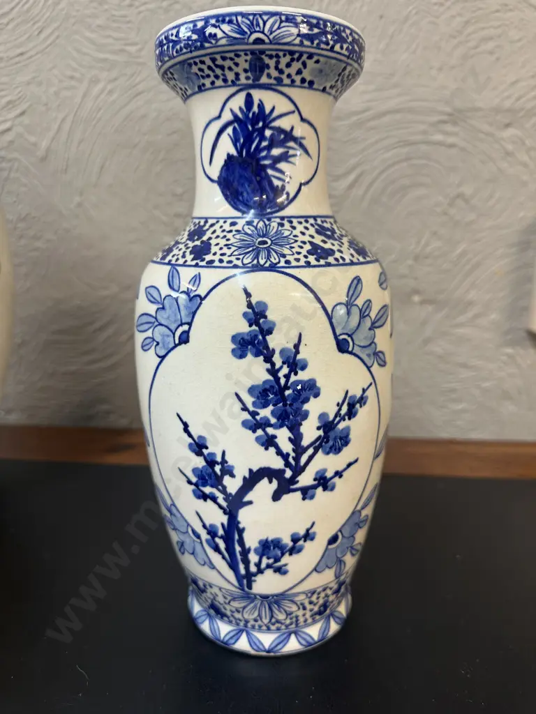 Mid Century Decorative Ceramic Vase Stamped Taiwan R.O.C. On Base H29cm. Image 1++