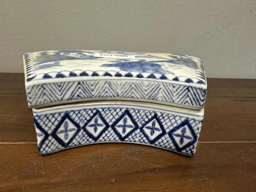 Vintage Blue & White Porcelain Fan Shaped Lidded Trinket Dish Hand Painted Landscape Scene Image 1++