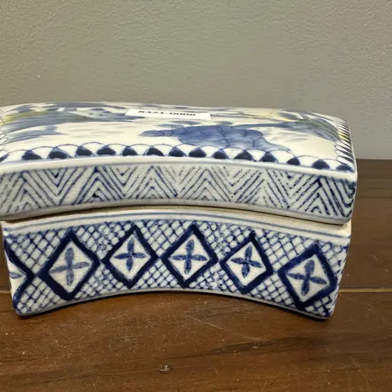 Vintage Blue & White Porcelain Fan Shaped Lidded Trinket Dish Hand Painted Landscape Scene