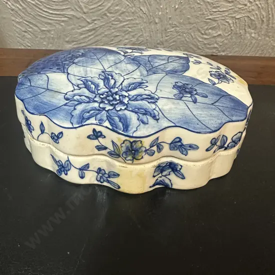 Vintage Chinese Blue & White Porcelain Lidded Trinket Dish Scalloped Edge Hand Painted Floral Motif