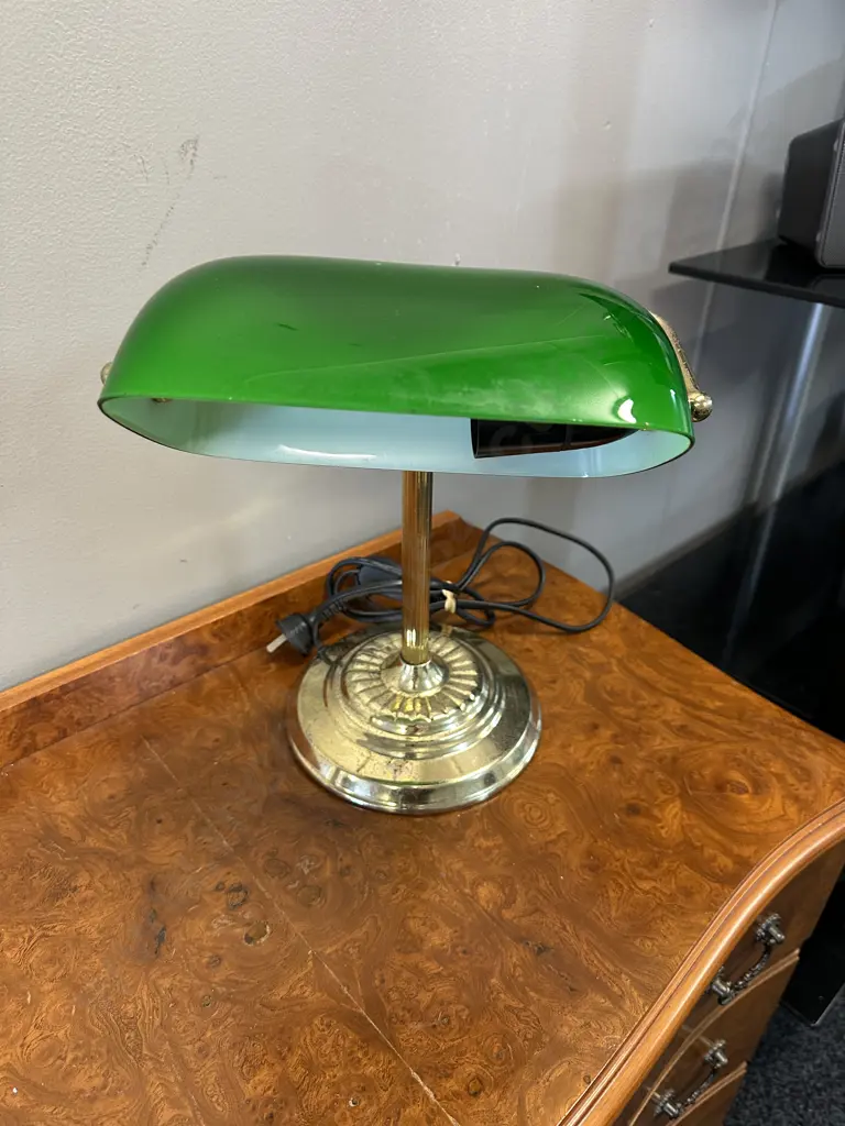 Vintage Style Bankers Lamp With Emerald Glass Shade & Brass Coloured Base Image 1++