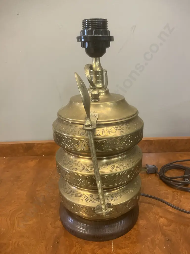 Antique Etched Brass Tiffin Table Lamp. H34cm Image 1++