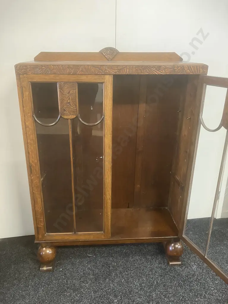 c1930's English Oak Tudor Style Bookcase - Display Cabinet, 3 Shelves, Key, Ball Feet. H126 W87 D30cm (1 Leg Needs Glue) Image 1++