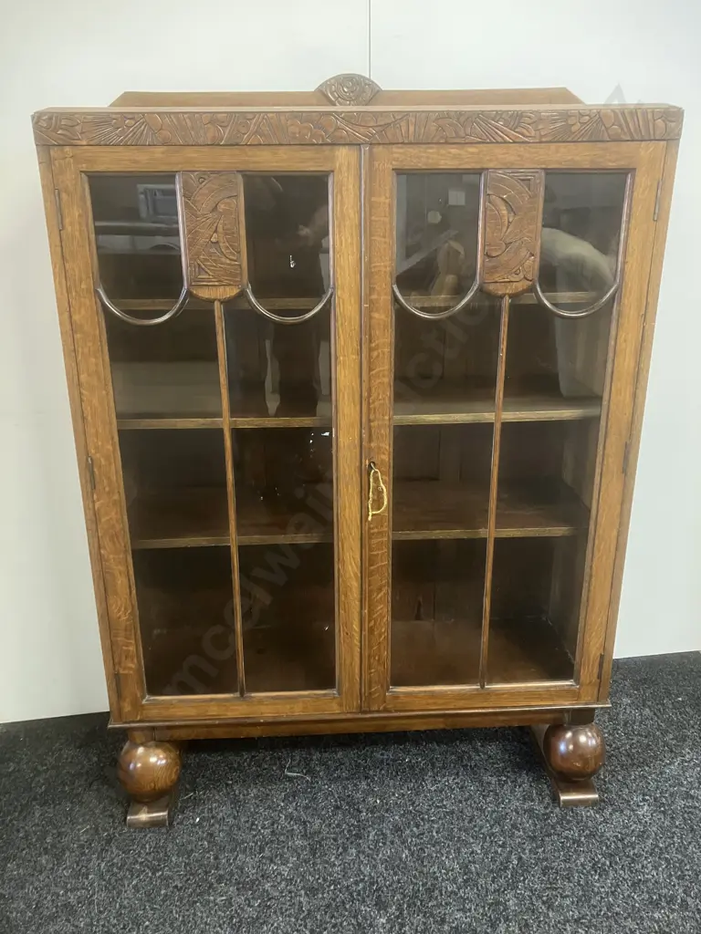 c1930's English Oak Tudor Style Bookcase - Display Cabinet, 3 Shelves, Key, Ball Feet. H126 W87 D30cm (1 Leg Needs Glue) Image 1++