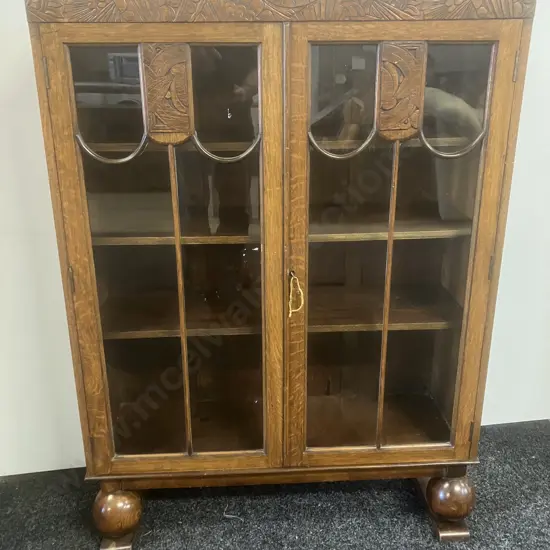 c1930's English Oak Tudor Style Bookcase - Display Cabinet, 3 Shelves, Key, Ball Feet. H126 W87 D30cm (1 Leg Needs Glue)