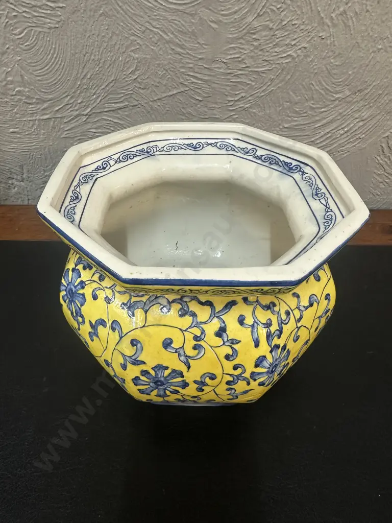Qing Dynasty Style Chinese Ceramic Jardiniere Bright Yellow Background With Blue Floral & Scrolling Vine Pattern H17cm. Image 1++