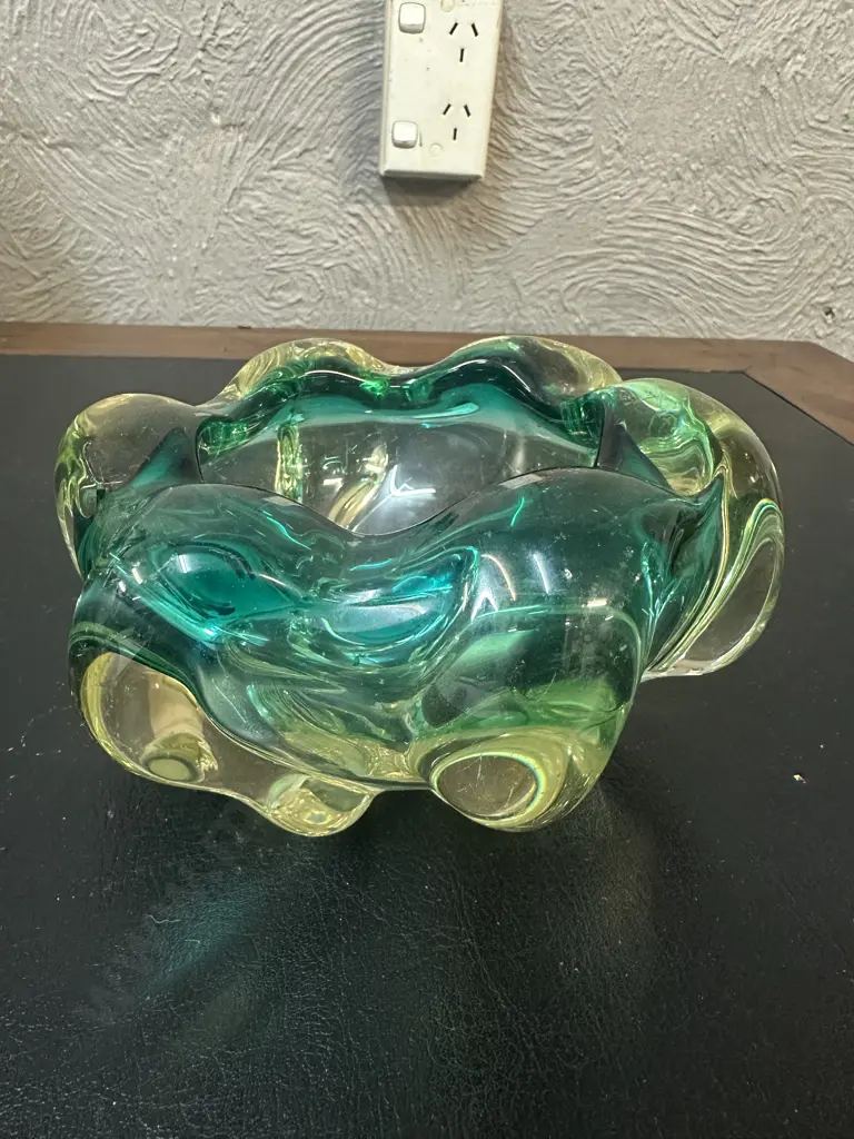 Vintage Mid Century Free Form Lobed Art Glass Bowl H9cm. Image 1++