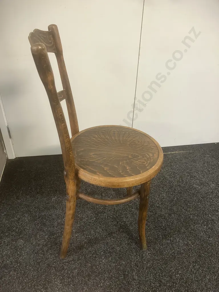 Antique Original Mundus Bentwood Chair, Stamped Base & Original Paper Label, Made in Poland 1907 - 1920 Image 1++