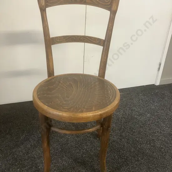 Antique Original Mundus Bentwood Chair, Stamped Base & Original Paper Label, Made in Poland 1907 - 1920