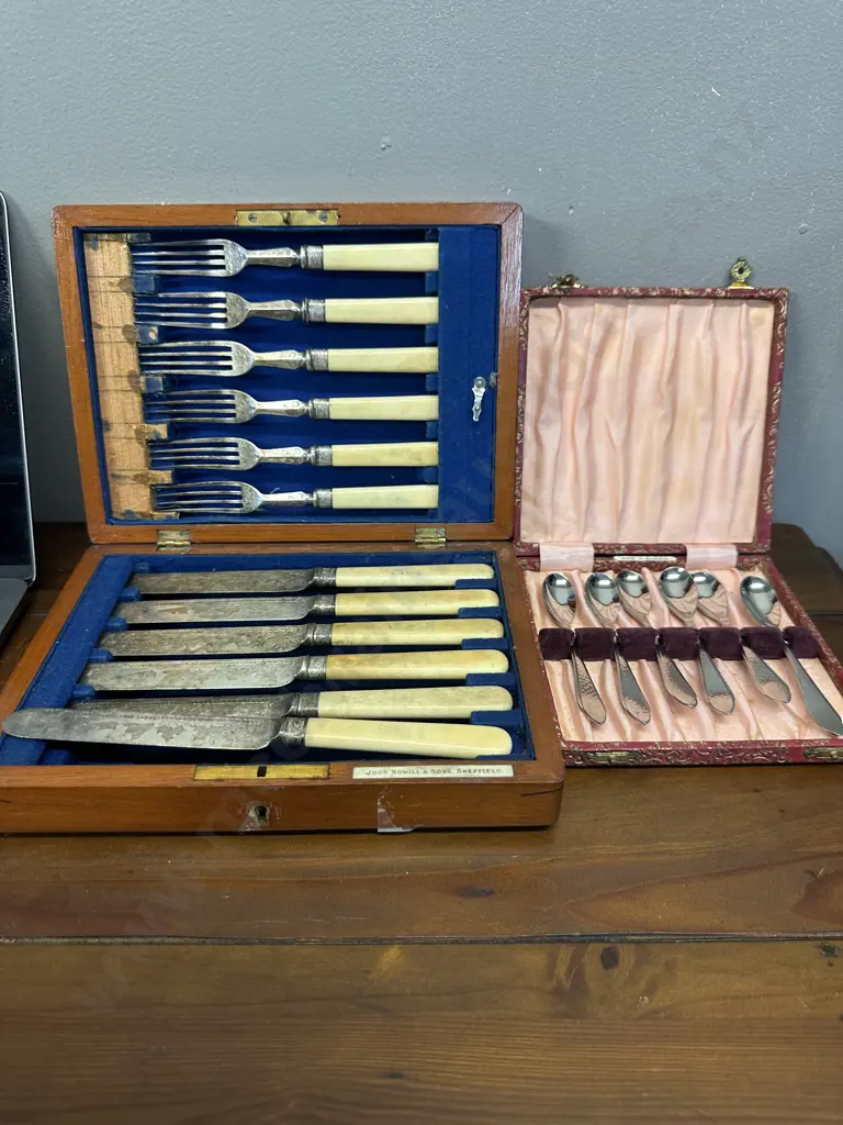 Vintage John Novill & Sons Sheffield Fish Knife & Fork Set In Presentation Case & & English Set Of Six Grapefruit Spoons Image 1++