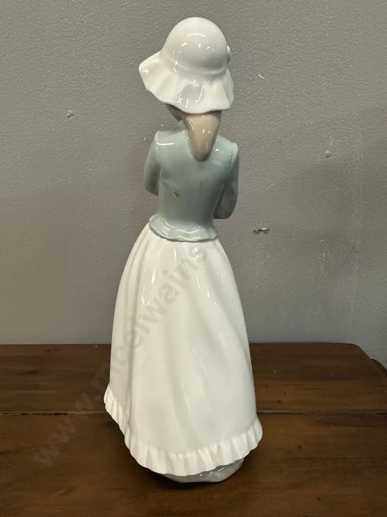 Nao Porcelain Figurine Young Girl With Puppy Model 241 Image 1++
