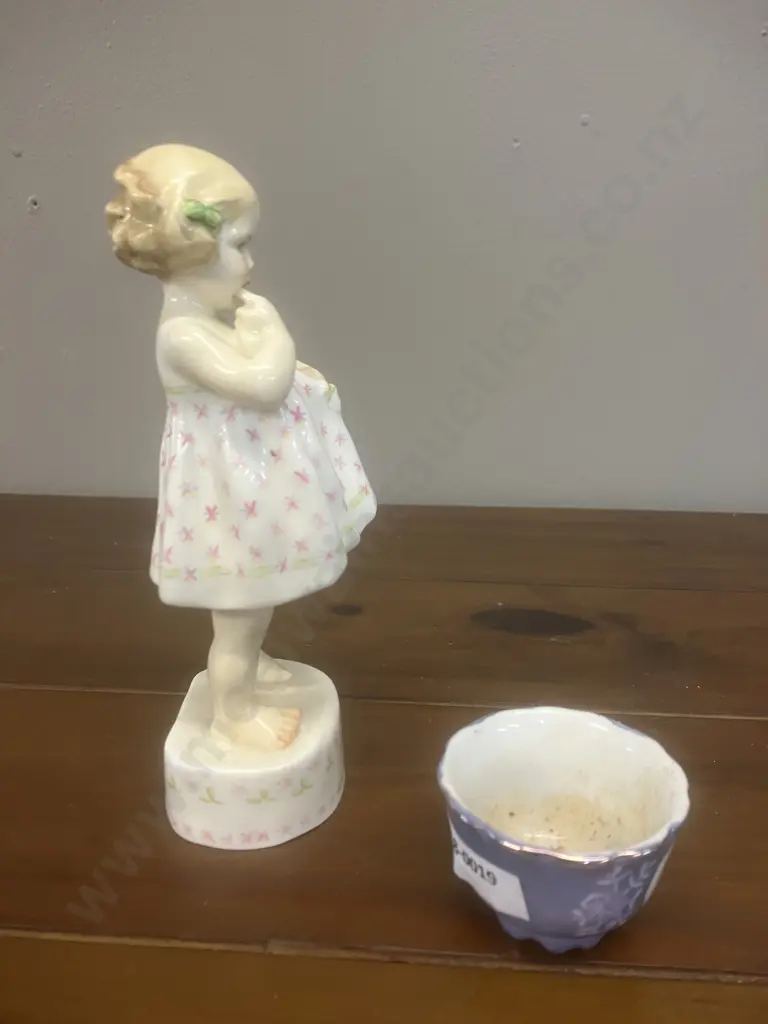 A Royal Worcester "Only Me" Porcelain Figure #3226 FC Doughty c1950's - England. H15.5cm With a Lusterware Demitasse Cup Image 1++