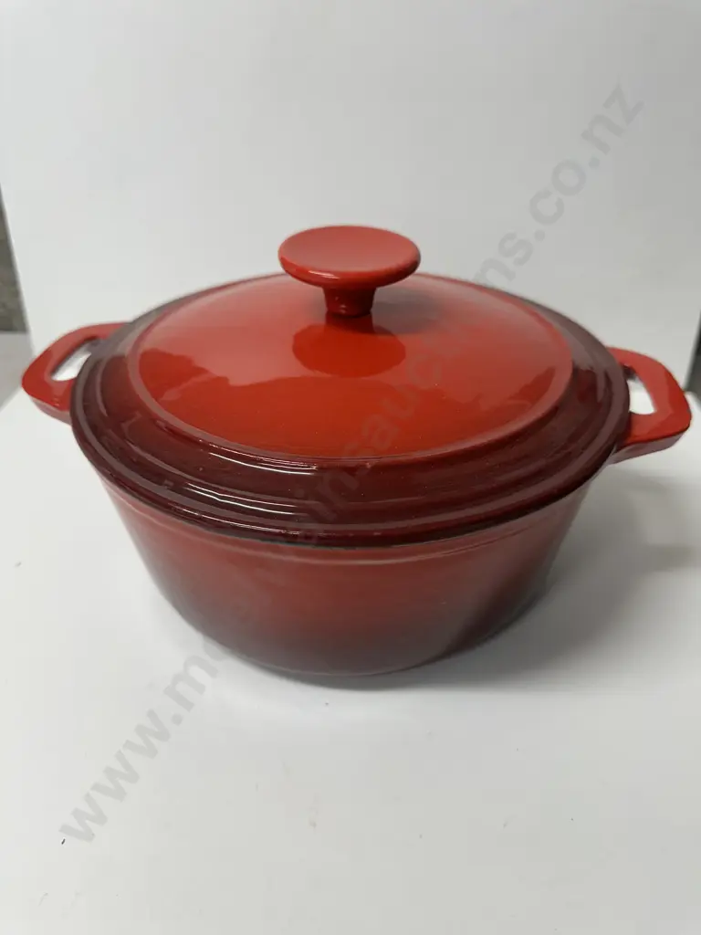 Simon Gault Round Cast Iron Casserole Dish. 23cm Image 1++