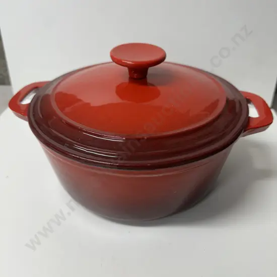 Simon Gault Round Cast Iron Casserole Dish. 23cm