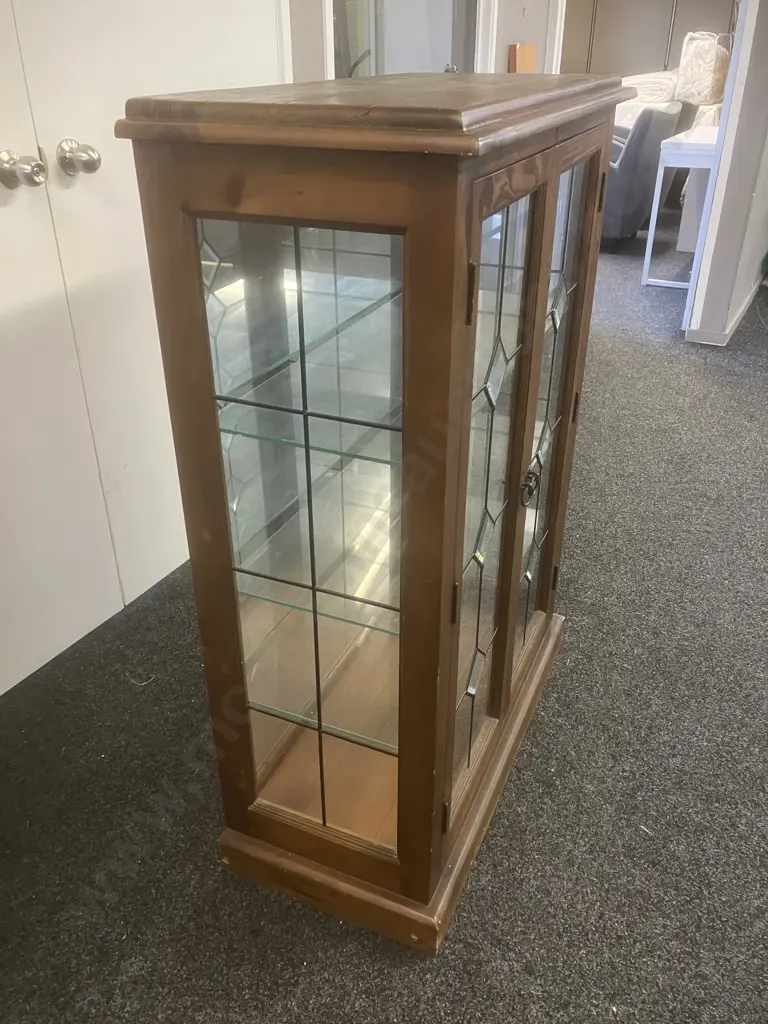 Outback Furniture Glass Display Cabinet, Pine 2 Door With Leadlight Look, Steel Ring Handles, 3 Adjustable Glass Shelves Image 1++